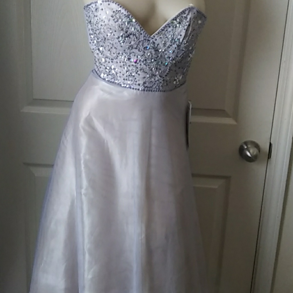 Bee Darlin Strapless Prom Gown